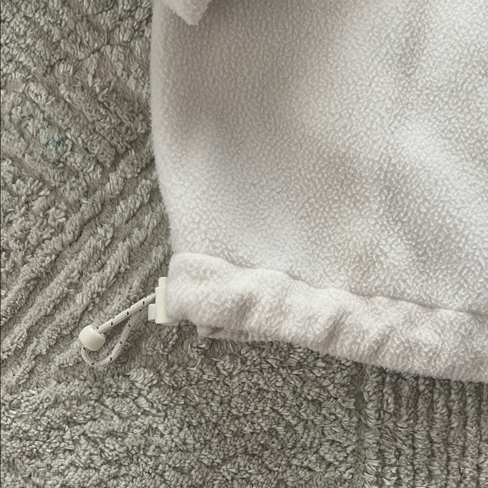 Women’s North Face Cropped Pullover Fleece Sweater - Picture 4 of 6
